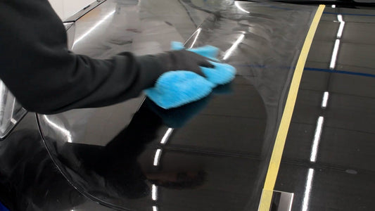 Stipt Wax Shield uitpoetsen met de Stipt Wax Towel
