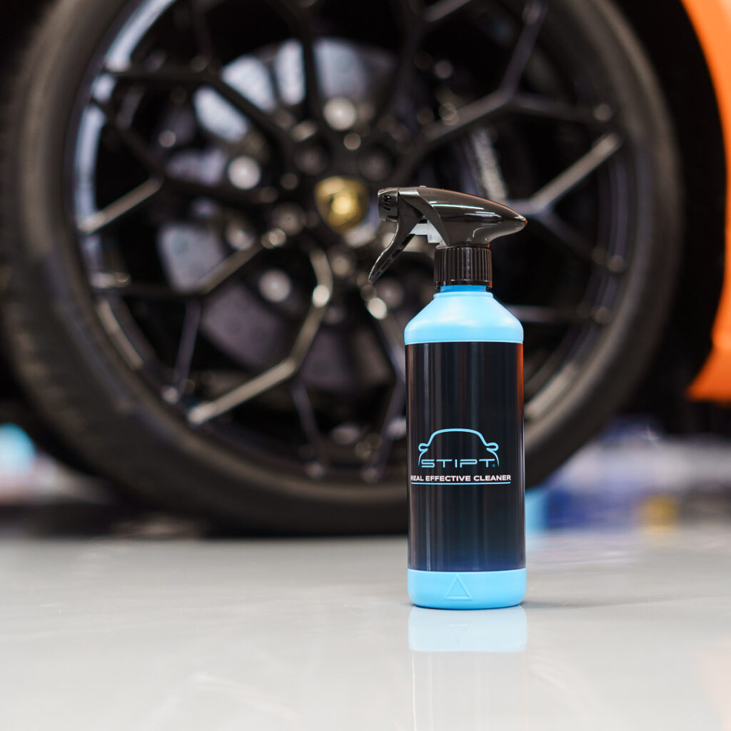 Stipt Real Effective Cleaner velgenreiniger voor het verwijderen van remstof en hardnekkig vuil van auto velgen