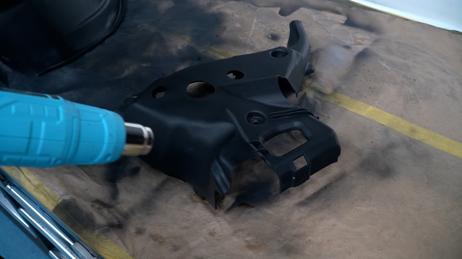 Stipt Plastic Paint drogen met Stipt Hot Air Gun