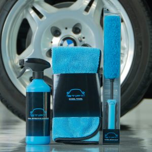 Stipt Real Effective Cleaner met Wheel Towel en Wheel Brush Slim voor het reinigen van auto velgen